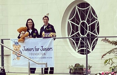 Turas Nua Staff Supports Juniors for Juniors